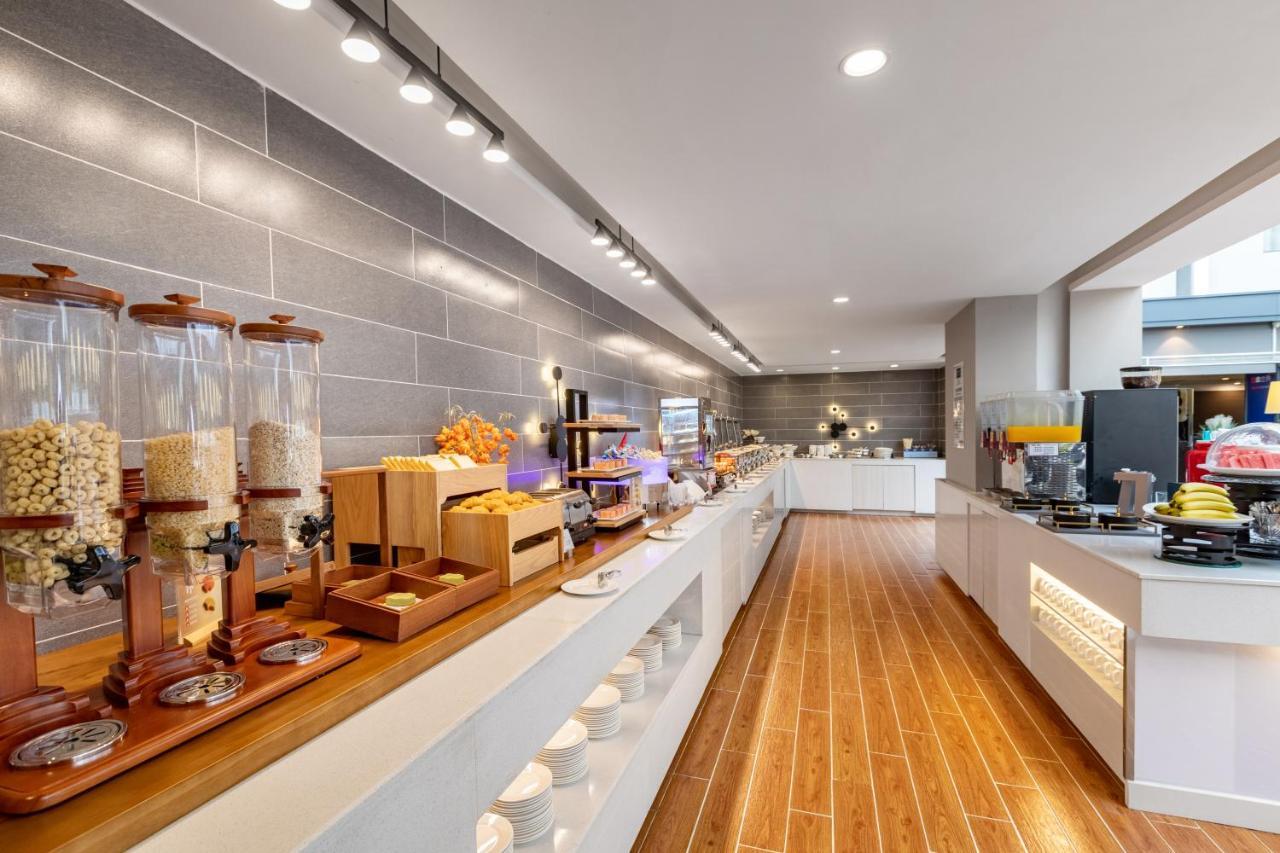 Holiday Inn Express Shenyang North Station By Ihg Esterno foto