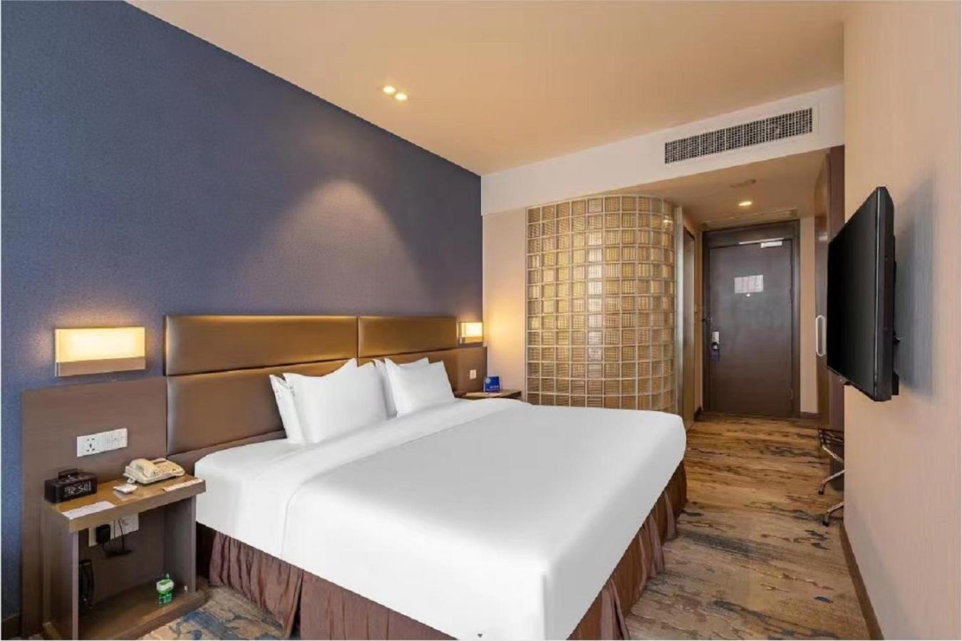 Holiday Inn Express Shenyang North Station By Ihg Esterno foto