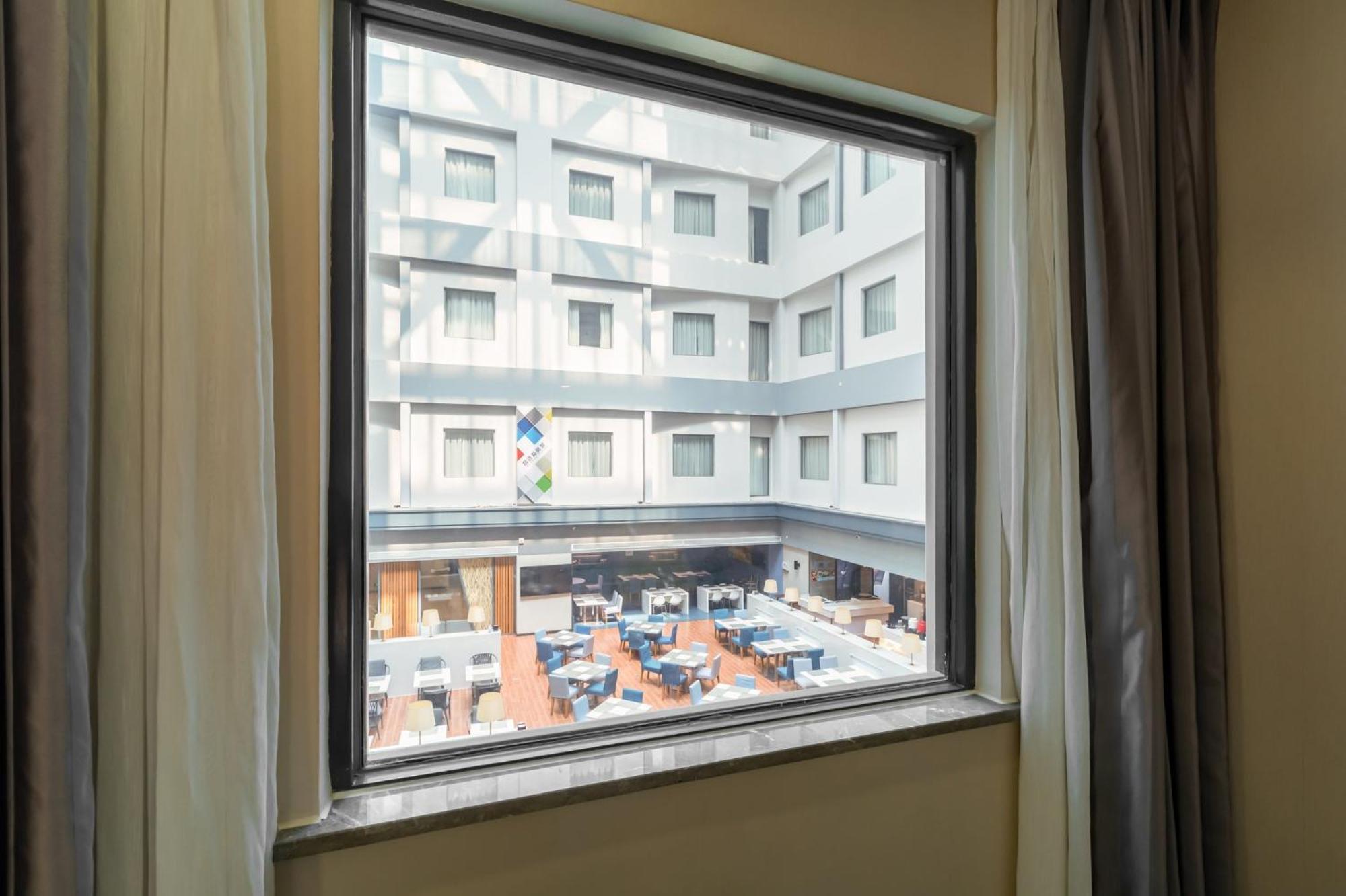 Holiday Inn Express Shenyang North Station By Ihg Esterno foto